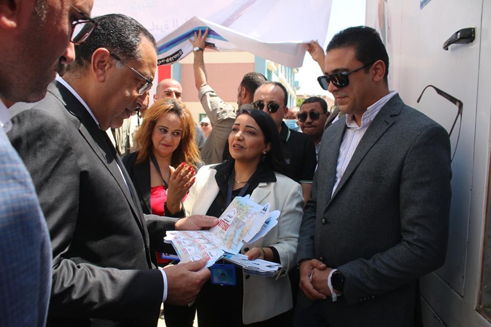 مدبولي يشيد بالعيادات الطبية المتنقلة التابعة لمؤسسة راعي مصر للتنمية