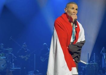 ملتفا بعلم مصر ..أحمد سعد يحي أولى حفلاته في استراليا لصالح راعي مصر عضو التحالف الوطني